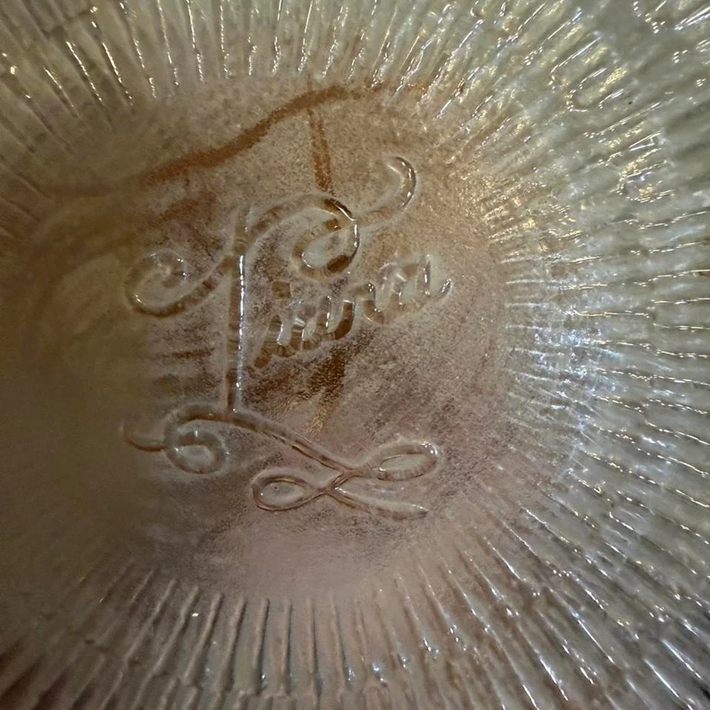 Tiara Ponderosa Pine Clear Glass Water Pitcher Embossed Pinecone 7.25